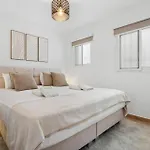 Vivi Homes - Montesol - Terrace - Jacuzzi - Sea View Апартаменти